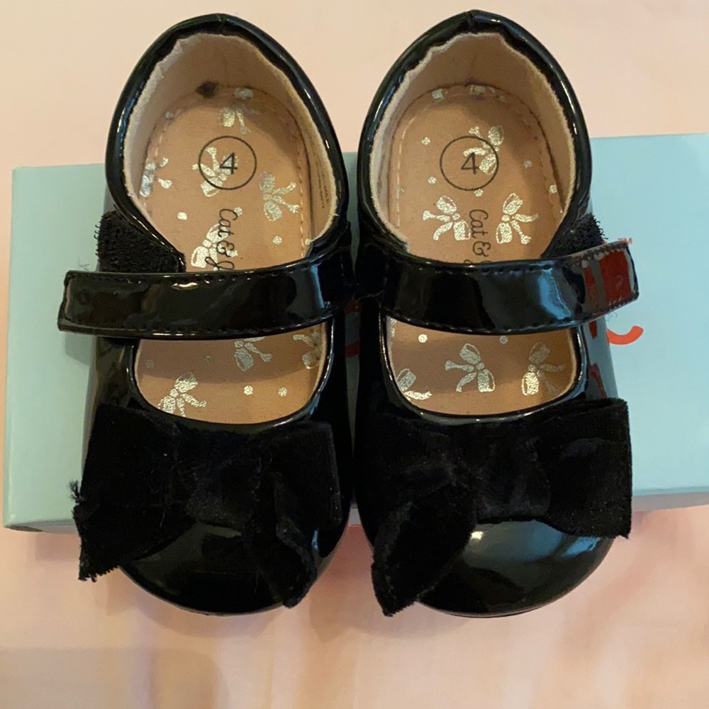 Cat & Jack Dayja Black Dress Show with velvet bow